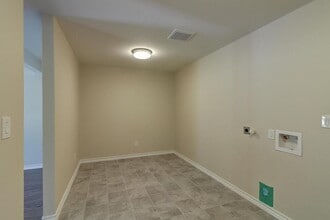 Building Photo - 1106 Bradshaw Dr