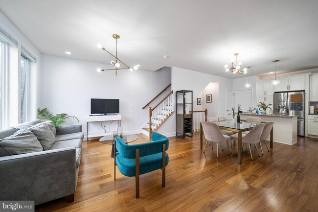 Foto del edificio - 407 Lakeview Ct