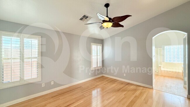 Foto del edificio - 653 W Dexter Way