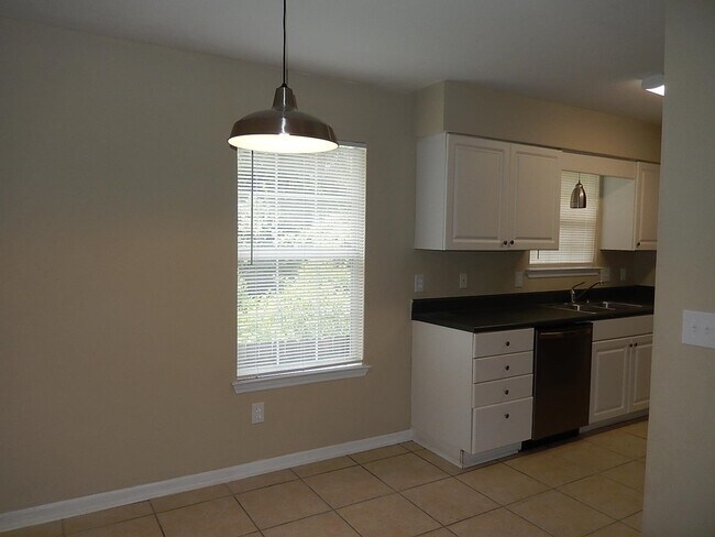 Building Photo - 1412 Calloway St