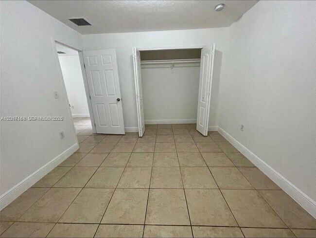Foto del edificio - 5881 NW 32nd Ave