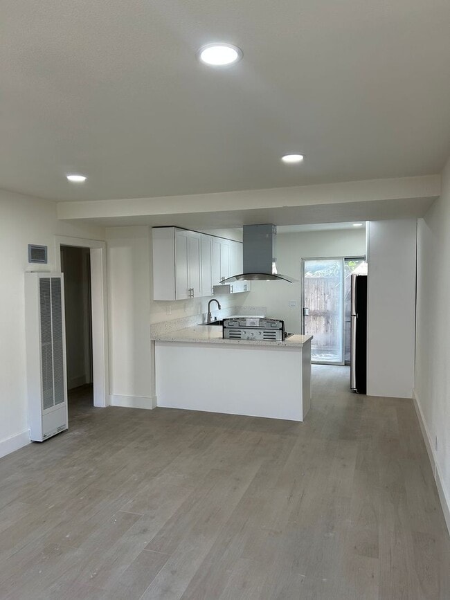 Building Photo - 524 Williamson Ave