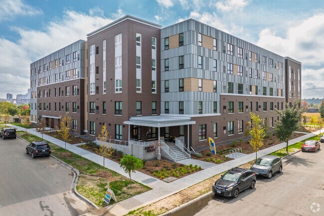 Building Photo - North Creek