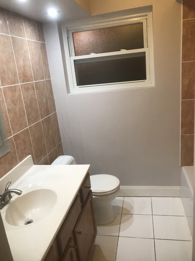 Bathroom. - 5231 N Oakview St