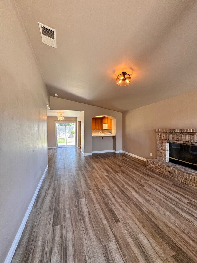 Foto del edificio - 5708 Clear Valley Ct
