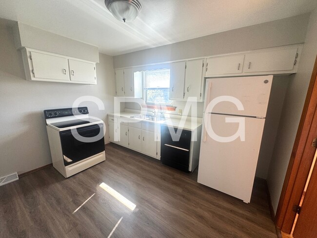 Foto del edificio - 3726 Rolling Hill Ave NW