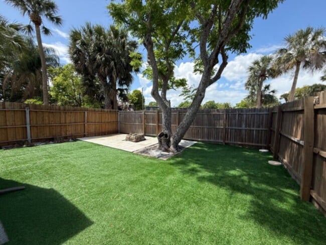 Photo - Winter Park 2 Bed, 2 Bath- Upgraded INSIDE and OUT w/ Community Pool! House
