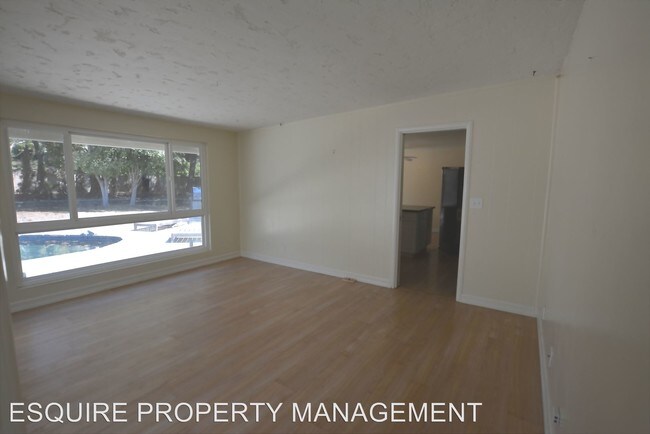 Building Photo - 538 Calle Sequoia