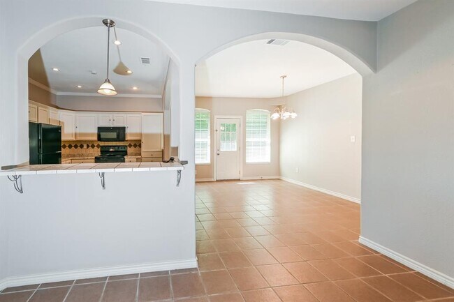 Building Photo - 4447 Donalbain Dr
