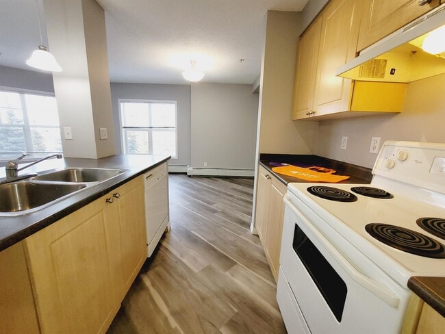 Building Photo - 622 McAllister Loop SW