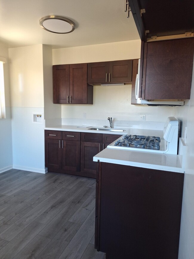 Kitchen - 4039 Clairemont Mesa Blvd