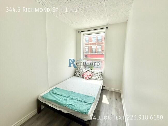 Photo du bâtiment - 1-1735 Richmond St