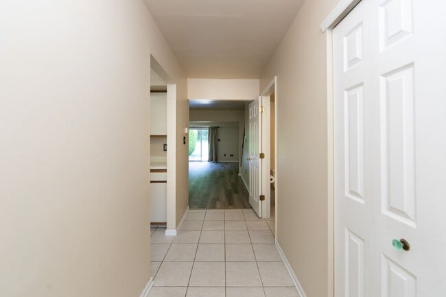 Building Photo - 118 Allens Ln