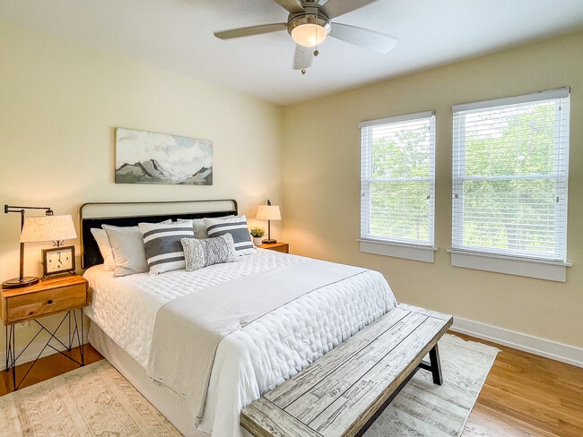 Foto del edificio - 920 Grand Ave