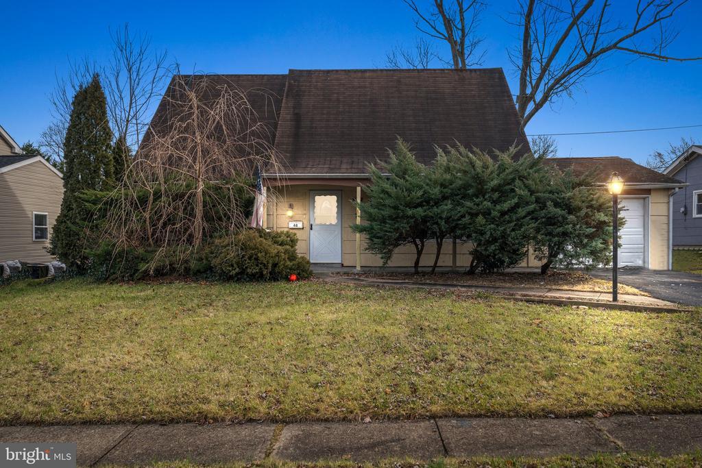 Primary Photo - 48 Marboro Ln