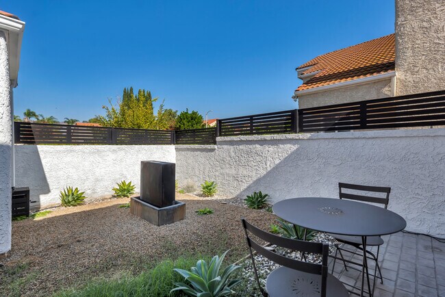 Foto del edificio - 15290 Bambi Ct