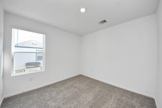 Building Photo - 1027 Moon Drop Ln