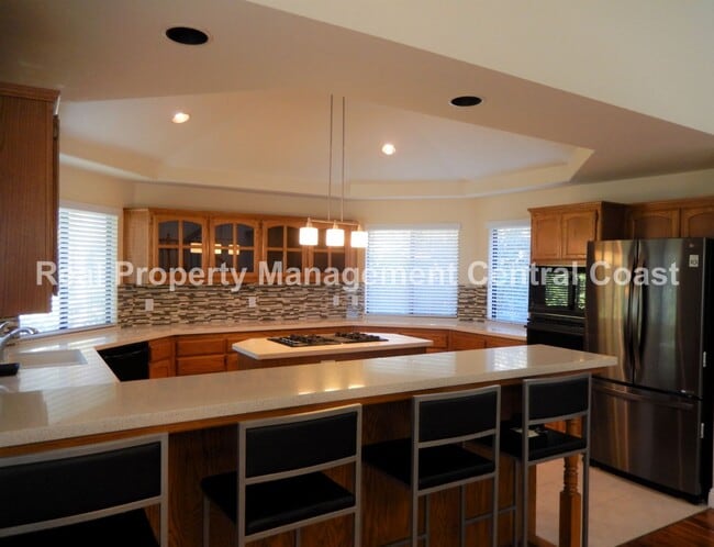 Building Photo - AVAILABLE SEPTEMBER - Pristine SLO Executi...