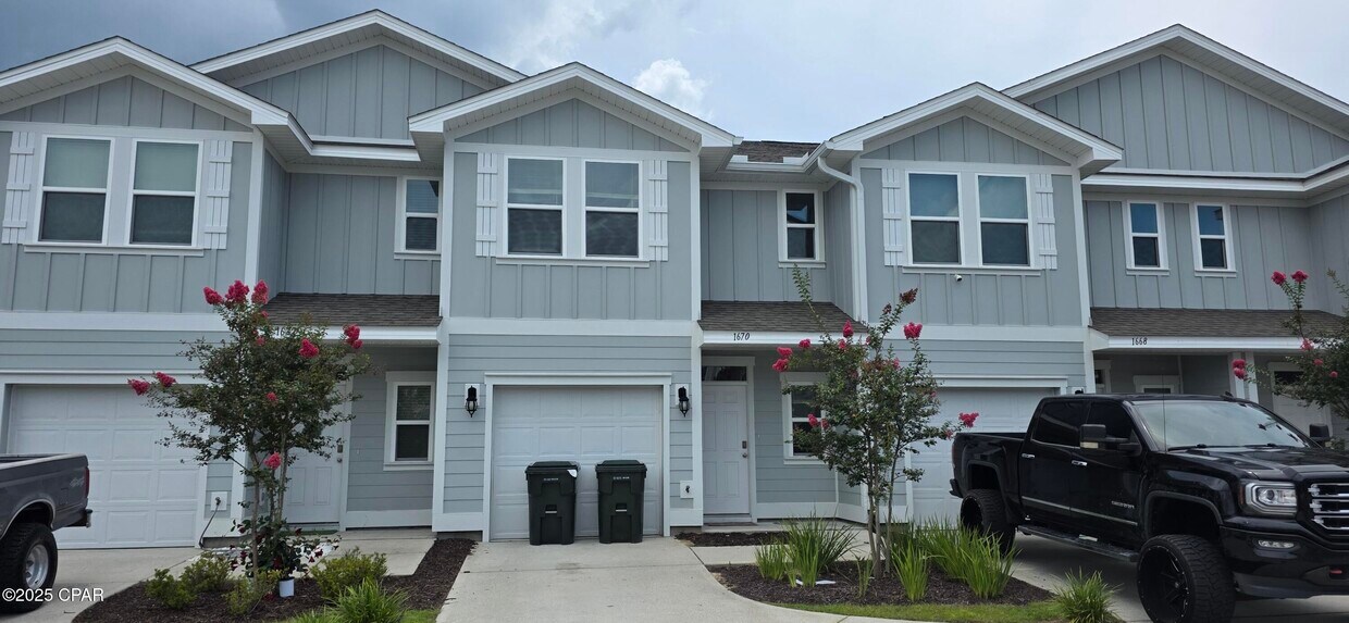 Foto principal - 1670 Caleigh Ct