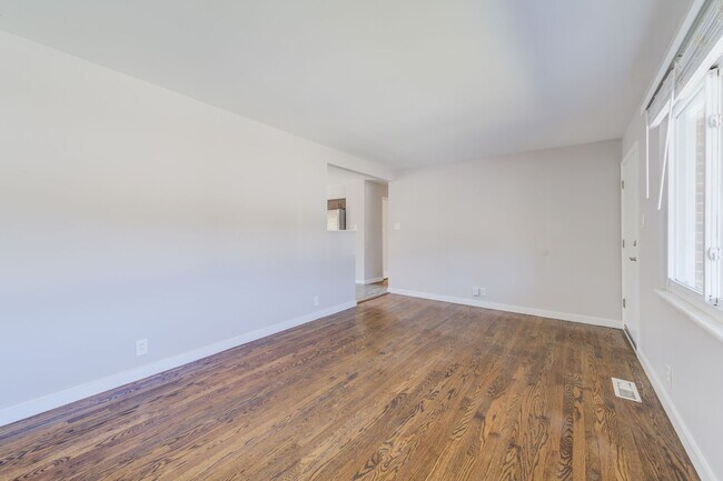 Foto del edificio - Renovated Pet Friendly House