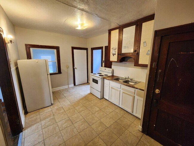 Foto del edificio - Charming 4-Bedroom Property in Prime Location (SECTION 8 VOUCHERS ACCEPTED)