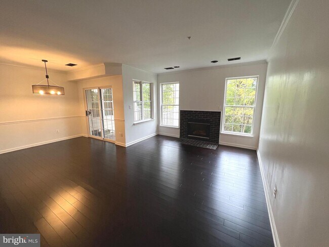 Foto del edificio - 25200 Lake Shore Square