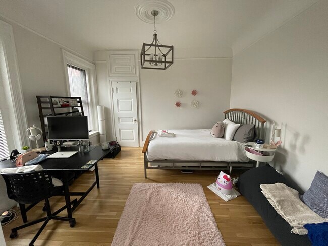 Building Photo - 290 Commonwealth Ave