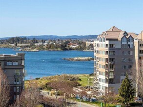 Building Photo - 60 Saghalie Rd