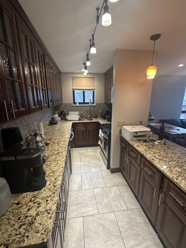 Building Photo - 1912 Dupont Ave S