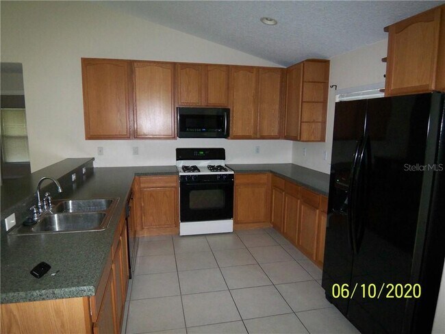 Building Photo - 12121 Still Meadow Dr