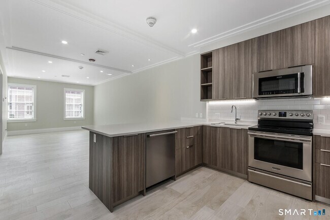 Foto del edificio - 1990 Bronson Rd