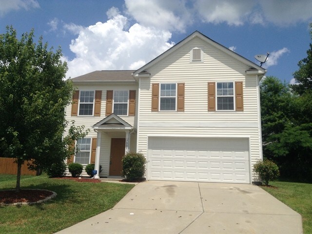 Primary Photo - 7800 Rabbits Foot Lane
