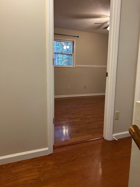 Foto del edificio - 225 Huckleberry Rd