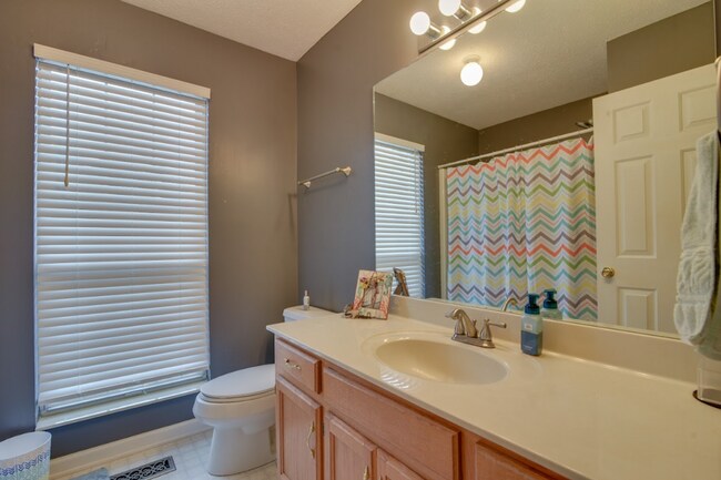 Building Photo - 2301 N Cromwell Ct