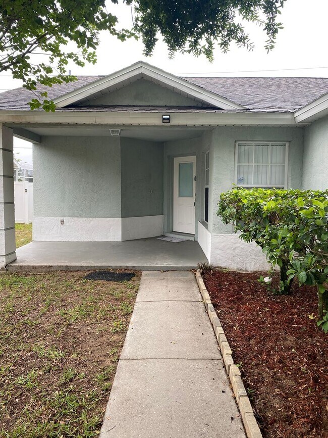 Building Photo - House for rent