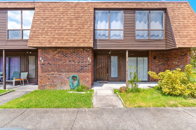 Building Photo - 1836 N Crystal Lake Dr