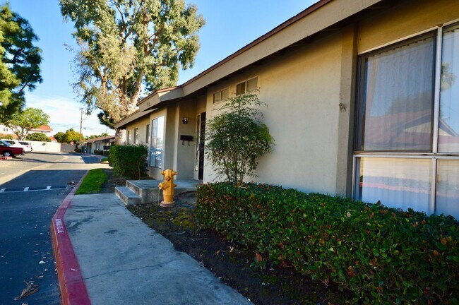 Foto del edificio - 3 Bedroom Garden Grove Home