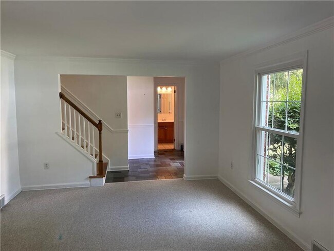 Foto del edificio - 107 Cornwall Dr