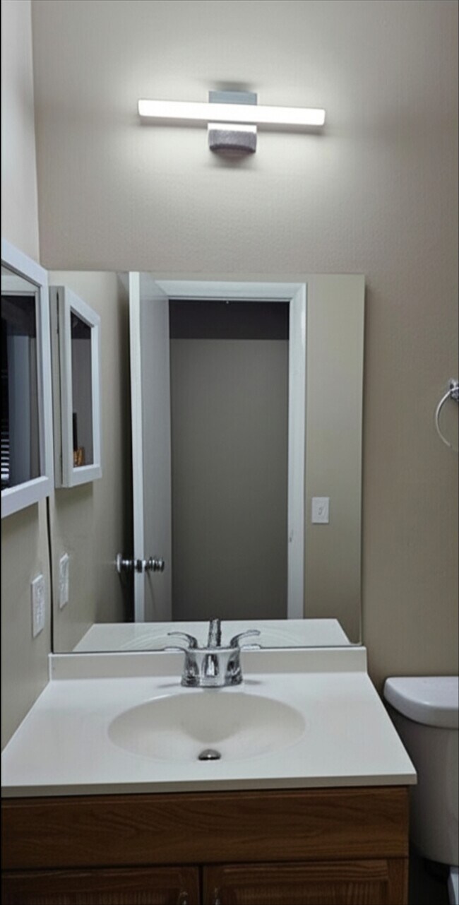 Bathroom - 11604 NW 45th St