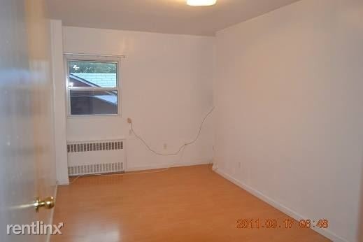 Building Photo - 168 Avenue V