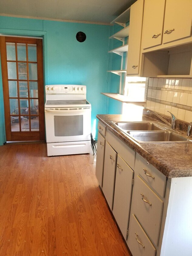 Primary Photo - 315 W Ashley St