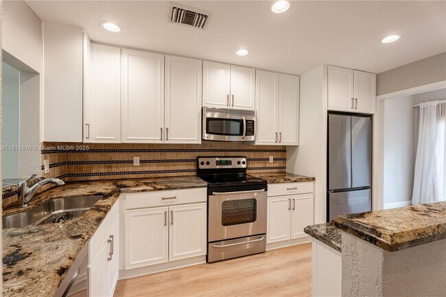 Foto del edificio - 4291 S Pine Island Rd