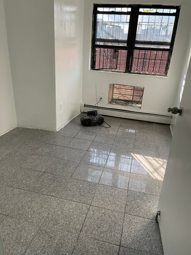 Foto del edificio - 6904 New Utrecht Ave