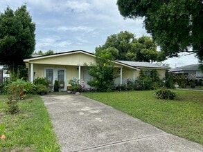 Building Photo - 4841 Blossom Dr