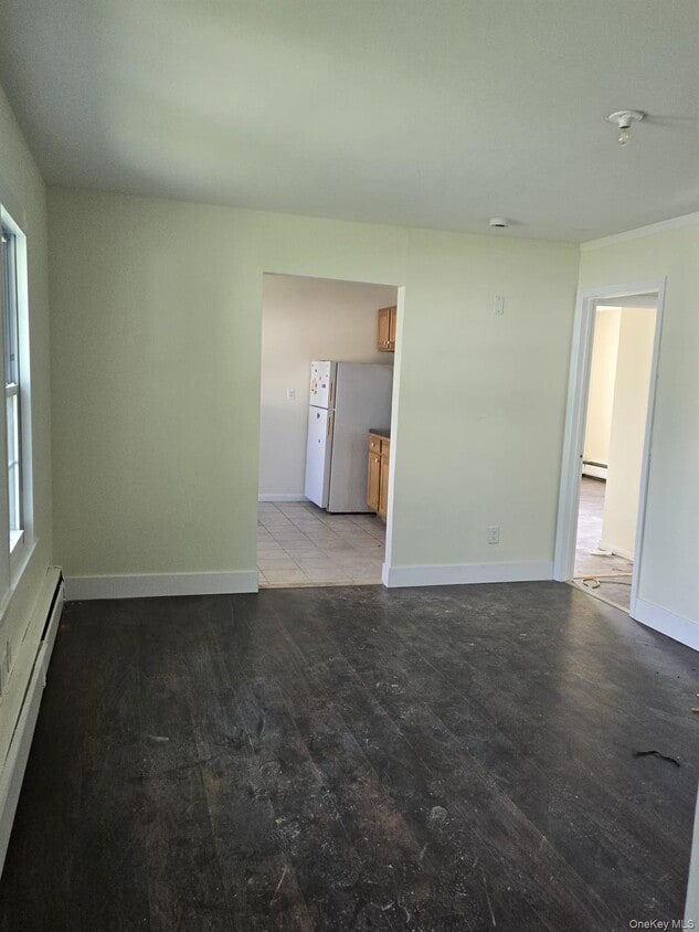 Building Photo - 698 Bullville Rd