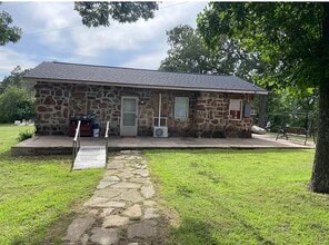 Building Photo - 580 Pelican Ave