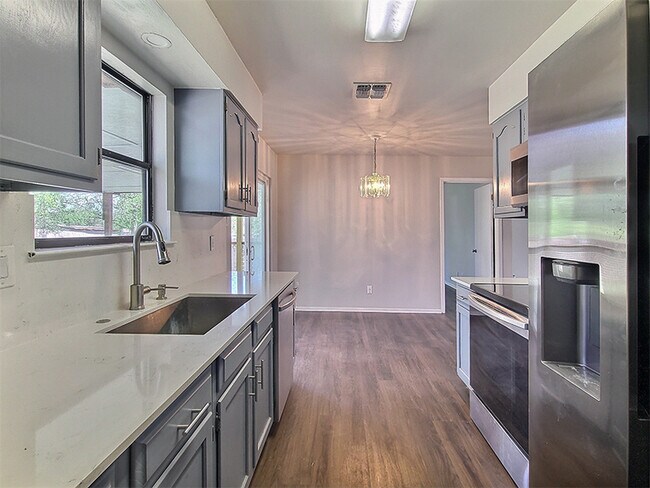 Foto del edificio - 108 Quail Valley Dr