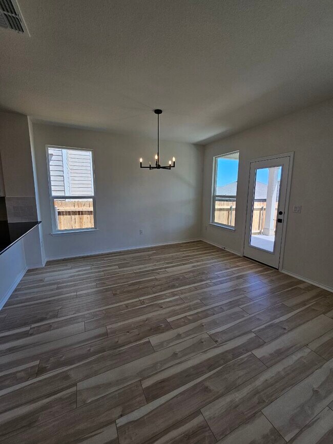 Building Photo - 8107 Marigny Way