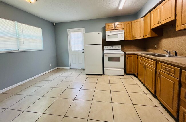 Foto del edificio - Central Tampa 3Br - Section 8 Welcome!