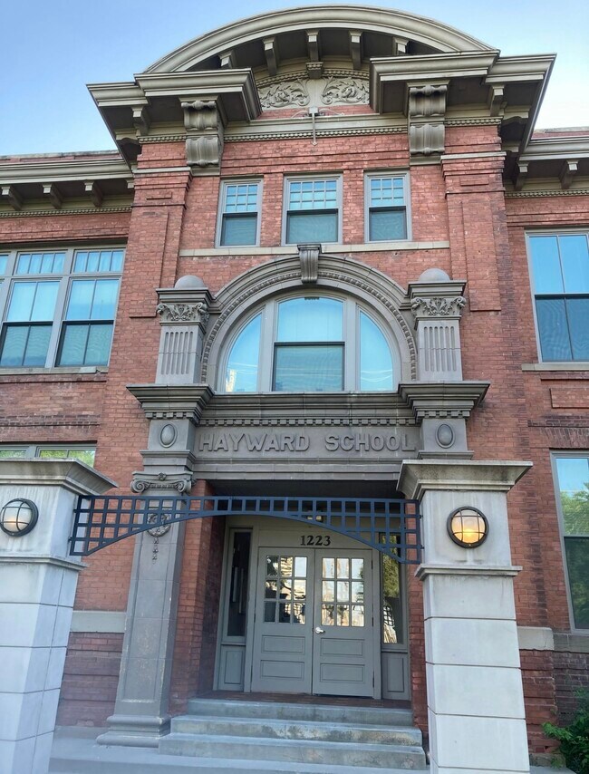 Building Photo - 1223 N 9th St
